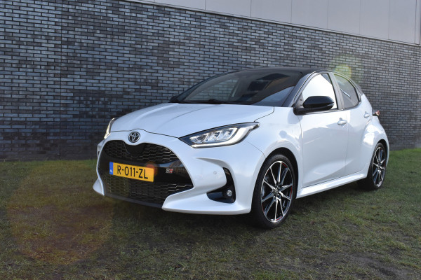 Toyota Yaris 1.5 Hybrid GR Sport 2-Tone Panoramadak Btw auto 1e eigenaar