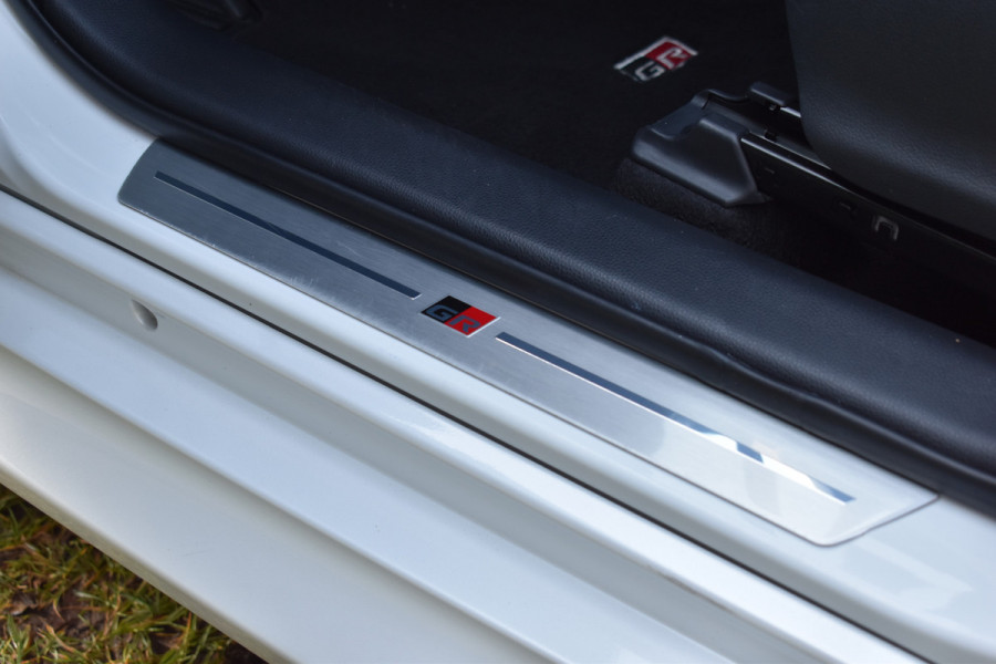 Toyota Yaris 1.5 Hybrid GR Sport 2-Tone Panoramadak Btw auto 1e eigenaar