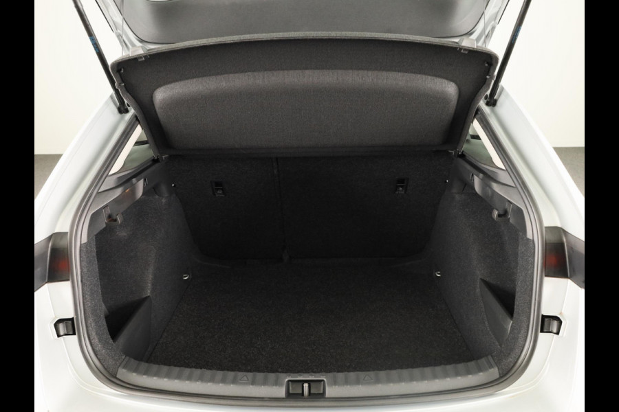 Škoda SCALA 1.0 TSI Active 95pk | Navigatie via App | Airconditioning | DAB+ Radio