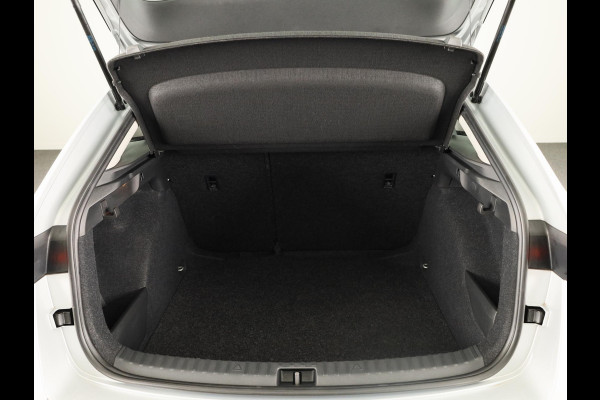 Škoda SCALA 1.0 TSI Active 95pk | Navigatie via App | Airconditioning | DAB+ Radio