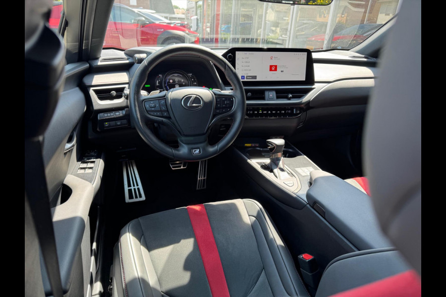 Lexus UX 250h F Sport Line | Facelift, Head up display, Blind Spot, 18 inch, Parkeersensoren, Stoel + Stuurverwarming, Groot scherm