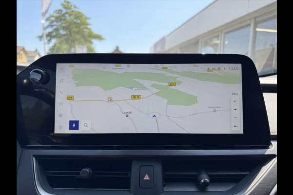 Lexus UX 250h F Sport Line | Facelift, Head up display, Blind Spot, 18 inch, Parkeersensoren, Stoel + Stuurverwarming, Groot scherm