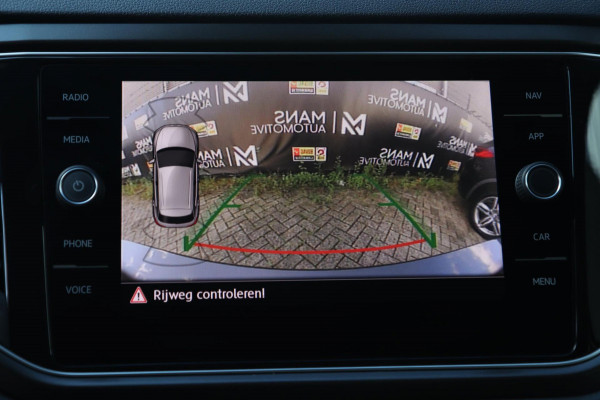 Volkswagen T-Roc 1.5 TSI / PANODAK / ACC / CAMERA / CARPLAY / STUUR+STOELVERW