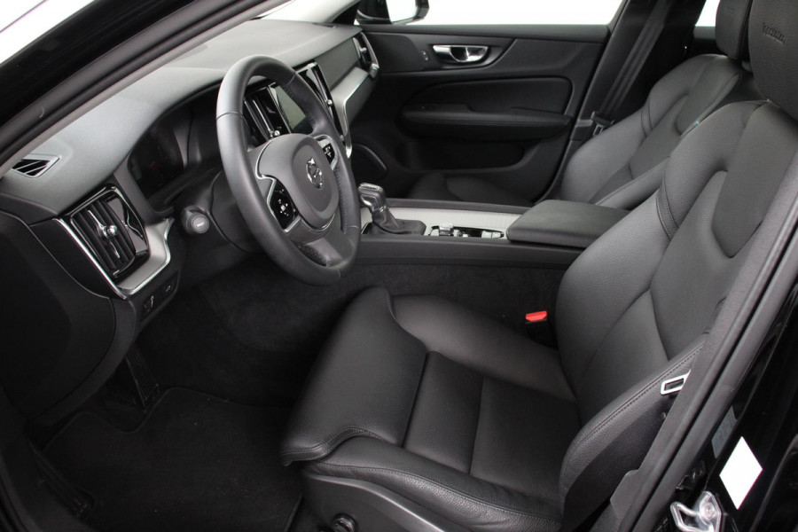 Volvo V60 2.0 T5 250pk Automaat Inscription Navigatie Apple Carpla/Android Auto Climate control Leder Parkeer sensoren Virtual Cockpit |Lichtmetalen velgen 18"