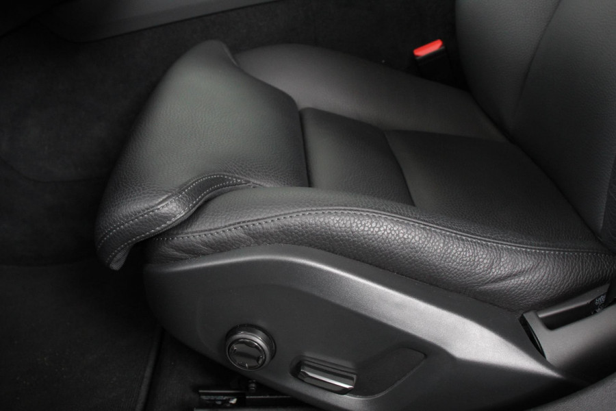 Volvo V60 2.0 T5 250pk Automaat Inscription Navigatie Apple Carpla/Android Auto Climate control Leder Parkeer sensoren Virtual Cockpit |Lichtmetalen velgen 18"
