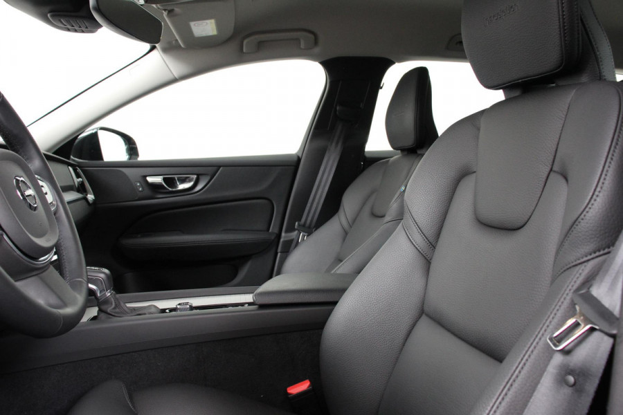Volvo V60 2.0 T5 250pk Automaat Inscription Navigatie Apple Carpla/Android Auto Climate control Leder Parkeer sensoren Virtual Cockpit |Lichtmetalen velgen 18"