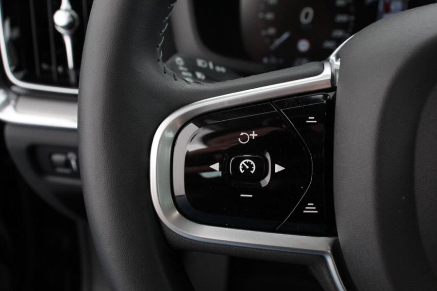 Volvo V60 2.0 T5 250pk Automaat Inscription Navigatie Apple Carpla/Android Auto Climate control Leder Parkeer sensoren Virtual Cockpit |Lichtmetalen velgen 18"