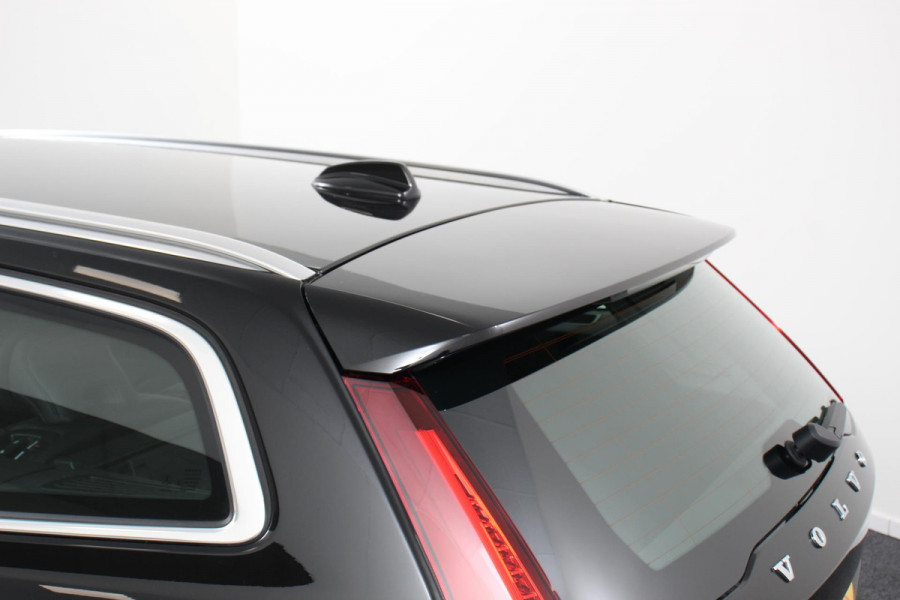 Volvo V60 2.0 T5 250pk Automaat Inscription Navigatie Apple Carpla/Android Auto Climate control Leder Parkeer sensoren Virtual Cockpit |Lichtmetalen velgen 18"