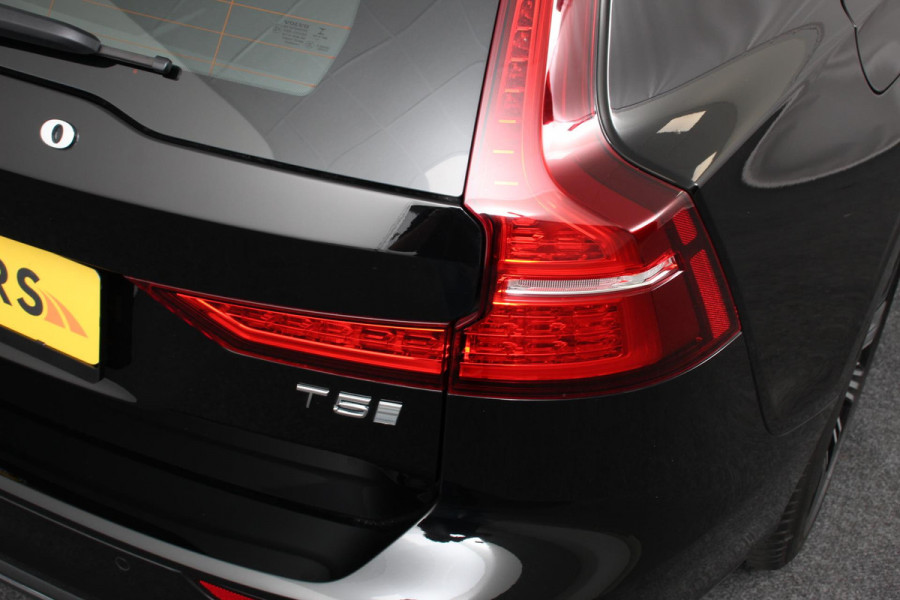 Volvo V60 2.0 T5 250pk Automaat Inscription Navigatie Apple Carpla/Android Auto Climate control Leder Parkeer sensoren Virtual Cockpit |Lichtmetalen velgen 18"