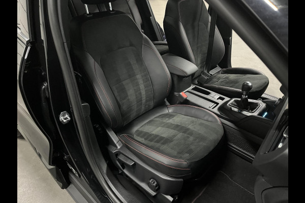 Ford Kuga 1.5 EcoBoost ST-Line X *All-in Prijs* | Trekhaak | Open dak | Adapt. cruise | Verwarmde voorruit | Stoel-/Stuur verwarming | Carplay | *1800 kg Trekgewicht