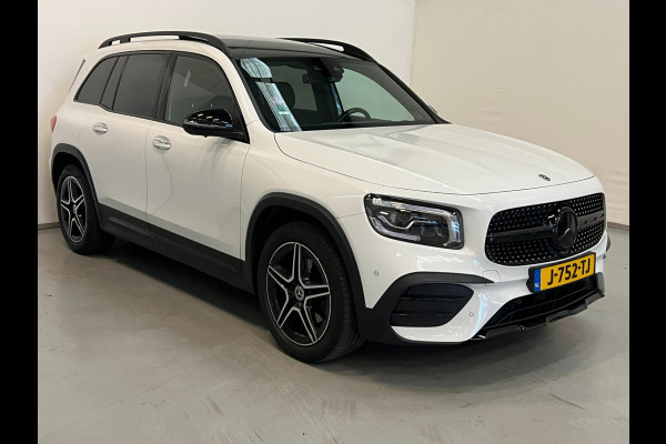 Mercedes-Benz GLB-Klasse 200 / AMG / NL-auto / Pano / Memory