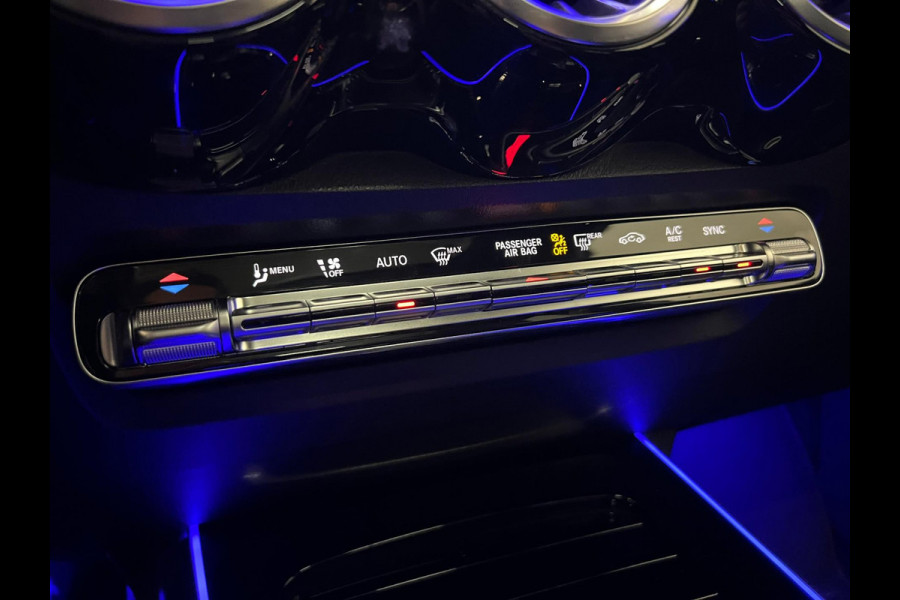 Mercedes-Benz GLB-Klasse 200 / AMG / NL-auto / Pano / Memory