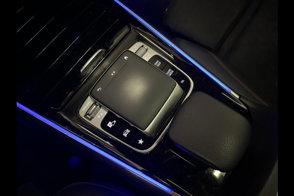 Mercedes-Benz GLB-Klasse 200 / AMG / NL-auto / Pano / Memory