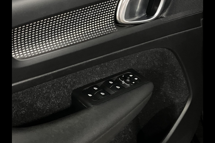 Volvo XC40 1.5 T3 R-Design Trekhaak | Cruise control | Achteruitrij camera | Stoelverwarming | Carplay