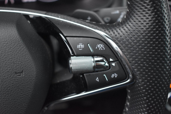 Škoda Kodiaq 1.5 TSI Sportline | TREKHAAK | ADAPT. CRUISE | NAP | CANTON | PANORAMADAK | DEALER ONDERHOUDEN