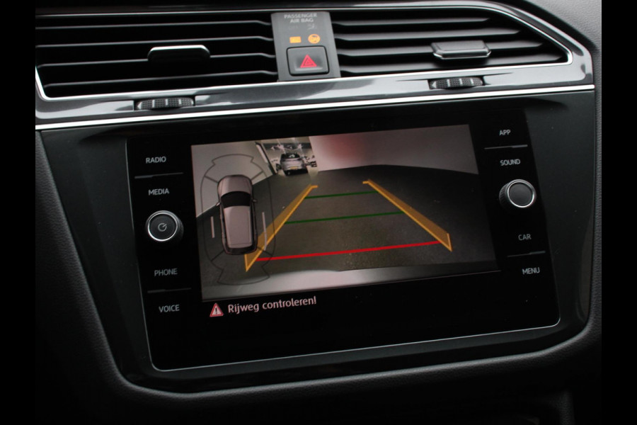 Volkswagen Tiguan Allspace 1.5 TSI DSG Comfortline 7p. Climate Control Camera Parkeer sensoren Trekhaak Electrisch bedienbare achterklep Stoelverwarming