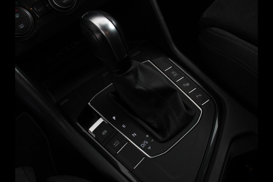 Volkswagen Tiguan Allspace 1.5 TSI DSG Comfortline 7p. Climate Control Camera Parkeer sensoren Trekhaak Electrisch bedienbare achterklep Stoelverwarming