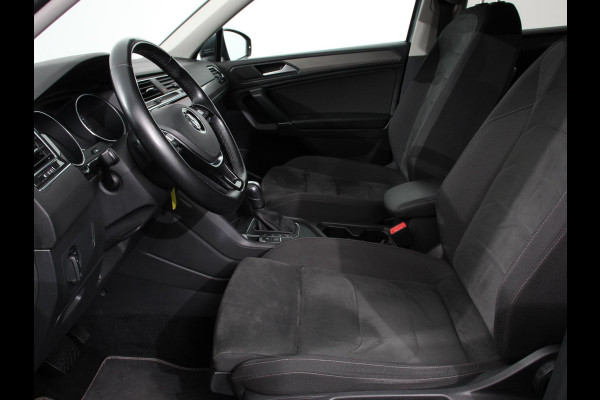 Volkswagen Tiguan Allspace 1.5 TSI DSG Comfortline 7p. Climate Control Camera Parkeer sensoren Trekhaak Electrisch bedienbare achterklep Stoelverwarming