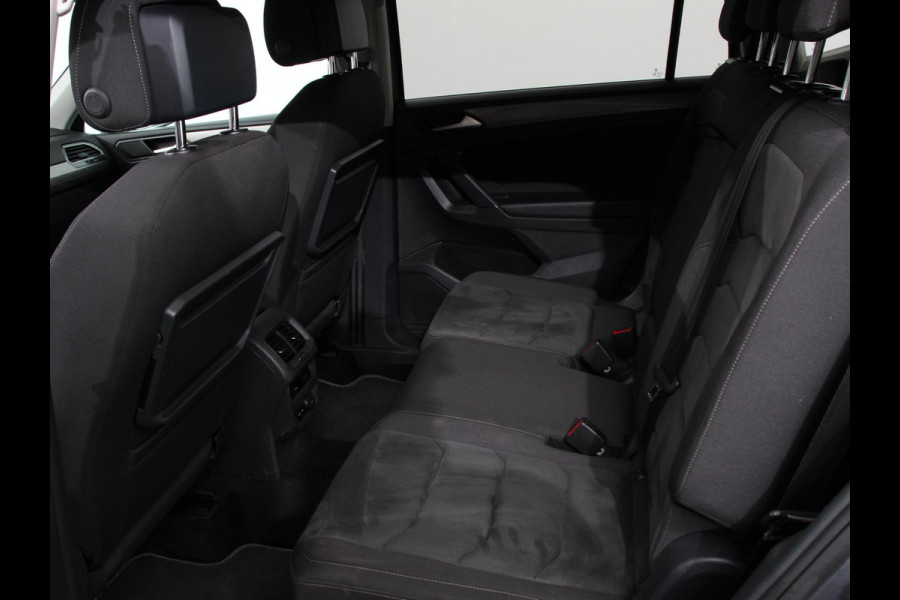 Volkswagen Tiguan Allspace 1.5 TSI DSG Comfortline 7p. Climate Control Camera Parkeer sensoren Trekhaak Electrisch bedienbare achterklep Stoelverwarming