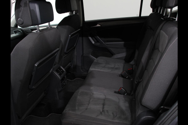 Volkswagen Tiguan Allspace 1.5 TSI DSG Comfortline 7p. Climate Control Camera Parkeer sensoren Trekhaak Electrisch bedienbare achterklep Stoelverwarming