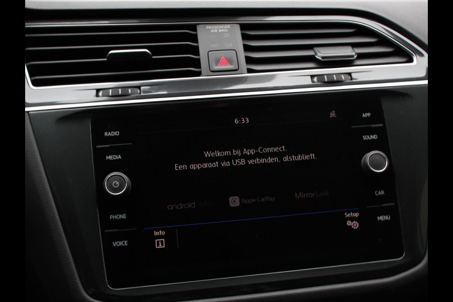 Volkswagen Tiguan Allspace 1.5 TSI DSG Comfortline 7p. Climate Control Camera Parkeer sensoren Trekhaak Electrisch bedienbare achterklep Stoelverwarming