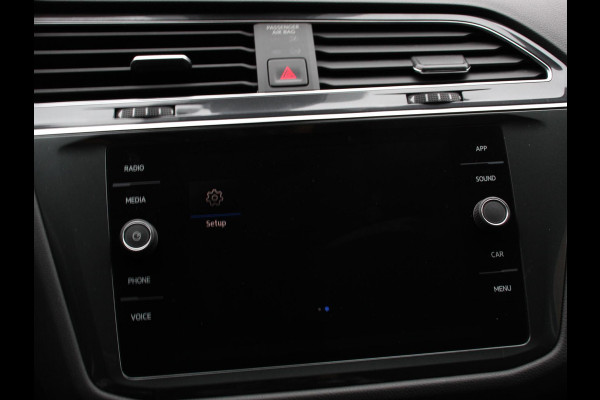 Volkswagen Tiguan Allspace 1.5 TSI DSG Comfortline 7p. Climate Control Camera Parkeer sensoren Trekhaak Electrisch bedienbare achterklep Stoelverwarming
