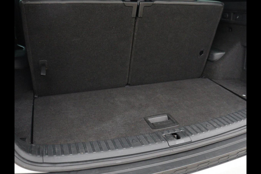 Škoda Kodiaq 1.5 TSI Sportline 7 Persoons | Panoramadak | Stoelverwarming | Trekhaak | Adaptive cruise | Carplay | Memory | 20 inch | Virtual Cockpit | Alcantara | Keyless | Navigatie