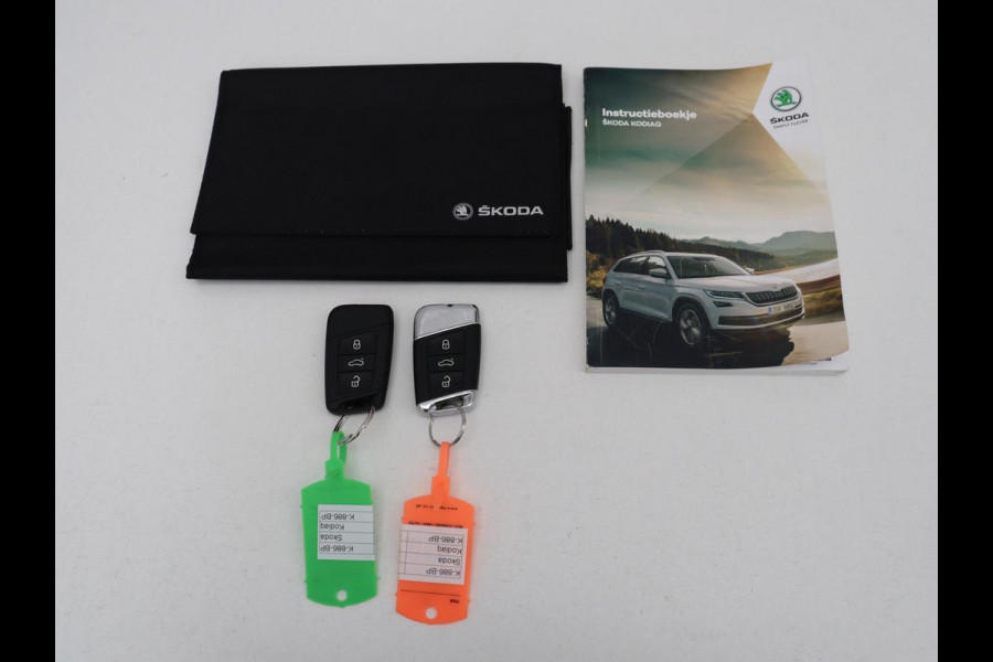 Škoda Kodiaq 1.5 TSI Sportline 7 Persoons | Panoramadak | Stoelverwarming | Trekhaak | Adaptive cruise | Carplay | Memory | 20 inch | Virtual Cockpit | Alcantara | Keyless | Navigatie