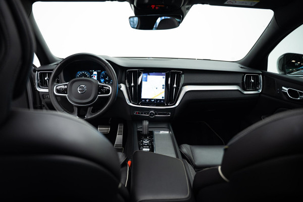 Volvo S60 2.0 B4 R-Design |Pano|H&K|Heico Tuning|Dodehoek|Stuur/Stoelverwarming|