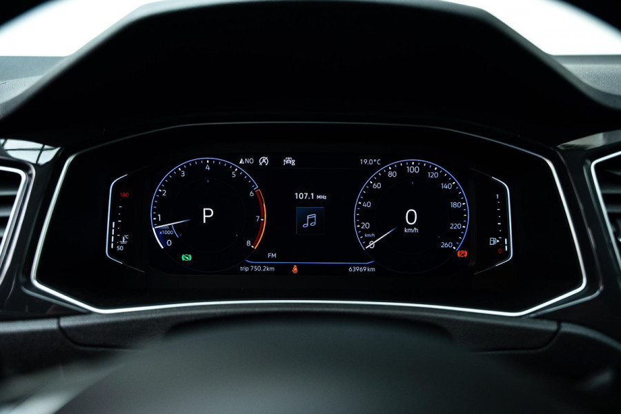 Volkswagen T-Roc 1.5 TSI Sport |Pano|ORG.NL|Carplay|ACC|Stoelverwarming|