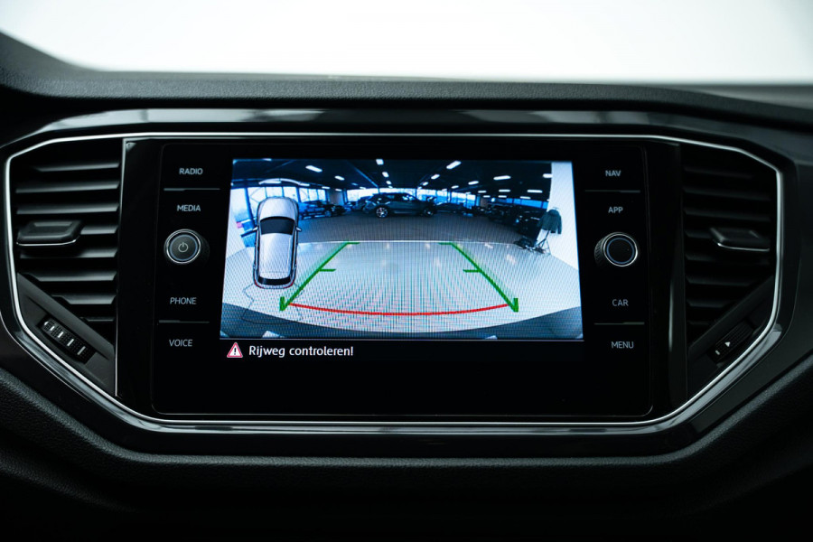 Volkswagen T-Roc 1.5 TSI Sport |Pano|ORG.NL|Carplay|ACC|Stoelverwarming|