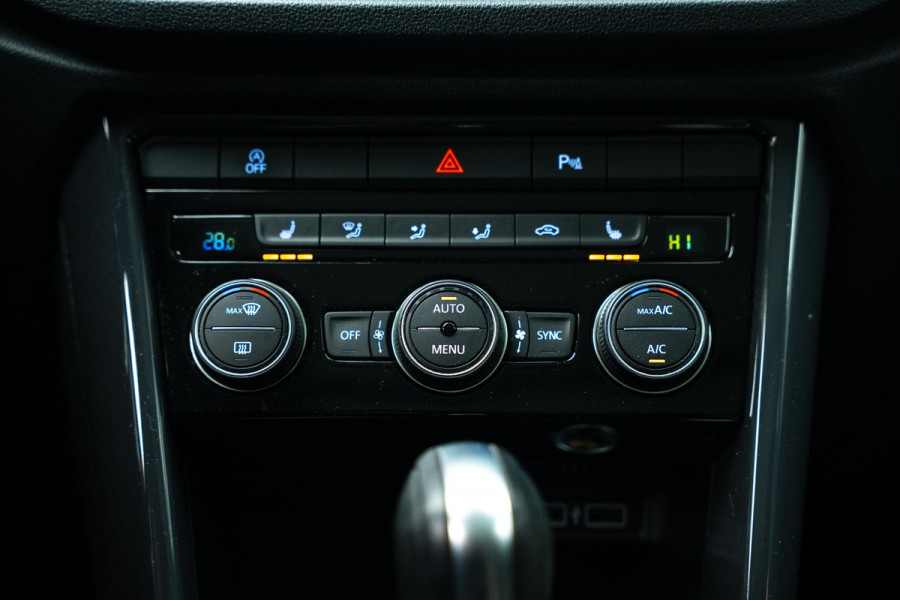 Volkswagen T-Roc 1.5 TSI Sport |Pano|ORG.NL|Carplay|ACC|Stoelverwarming|