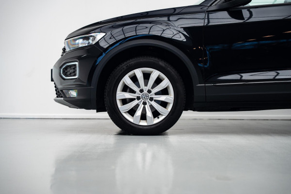 Volkswagen T-Roc 1.5 TSI Sport |Pano|ORG.NL|Carplay|ACC|Stoelverwarming|