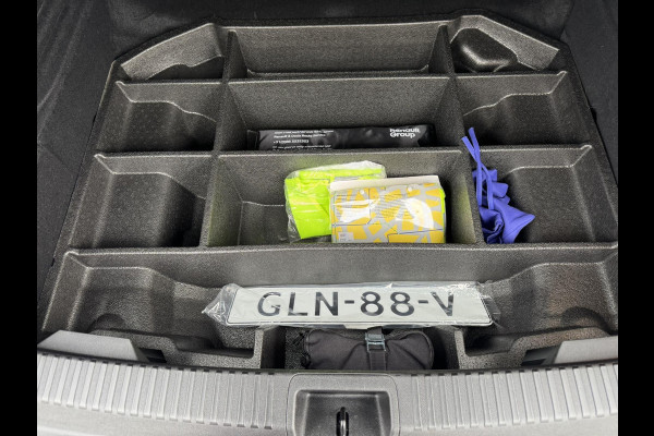 Renault Espace E-Tech Full Hybrid 200 Iconic Adaptive cruise Climate Matrix LED 360 camera Pano Apple / Android Harman Kardon