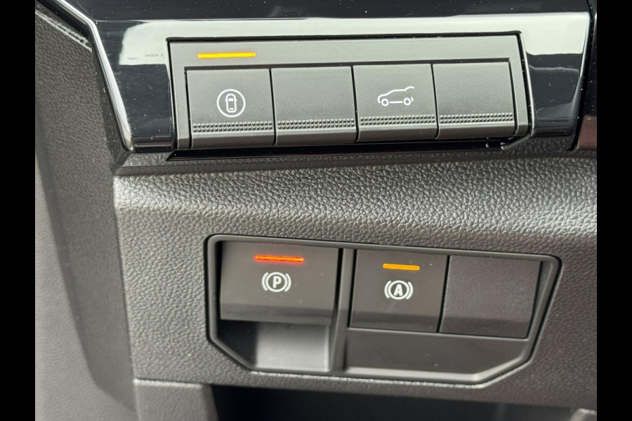 Renault Espace E-Tech Full Hybrid 200 Iconic Adaptive cruise Climate Matrix LED 360 camera Pano Apple / Android Harman Kardon