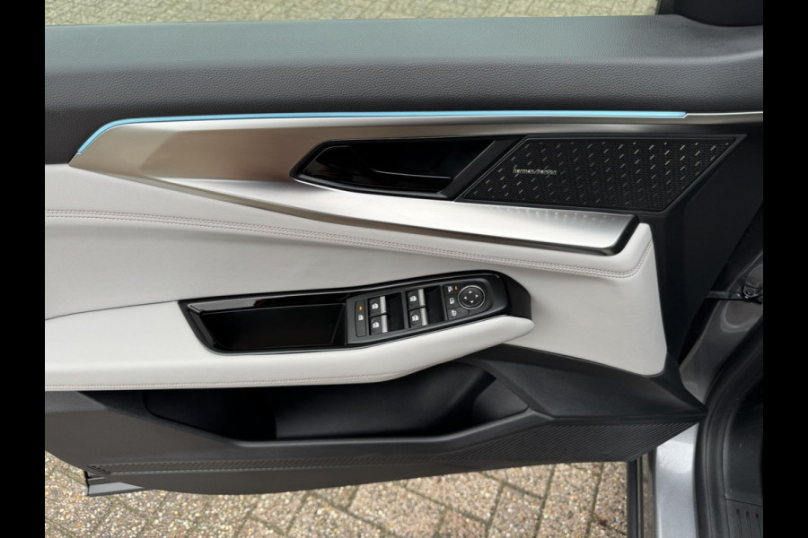 Renault Espace E-Tech Full Hybrid 200 Iconic Adaptive cruise Climate Matrix LED 360 camera Pano Apple / Android Harman Kardon