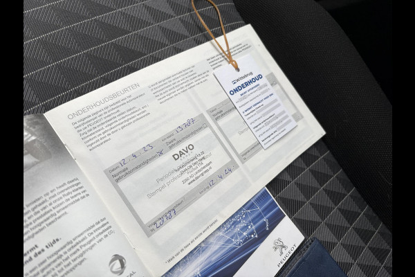 Peugeot 108 1.0 e-VTi Allure | 33500 KM! | Achteruitrijcamera | Carplay | Cruise Control | Climate Control |