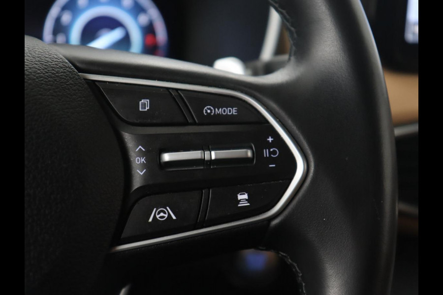 Hyundai Santa Fe 1.6 T-GDI PHEV Comfort Smart Sky | Panoramadak | Leder | Trekhaak | Adaptive cruise | Camera | Krell Audio | Carplay | Navigatie | Plug In