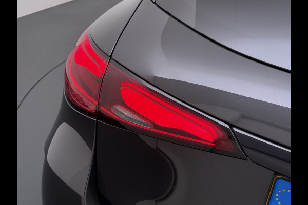 Mercedes-Benz GLC 300e AMG // Trekhaak // Burmester // 360 Camera // Memory // 20 inch // Carplay