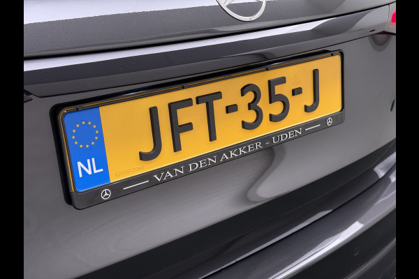 Mercedes-Benz GLC 300e AMG // Trekhaak // Burmester // 360 Camera // Memory // 20 inch // Carplay