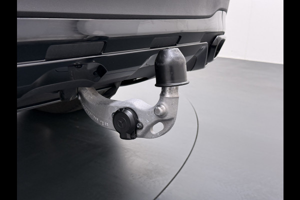 Mercedes-Benz GLC 300e AMG // Trekhaak // Burmester // 360 Camera // Memory // 20 inch // Carplay