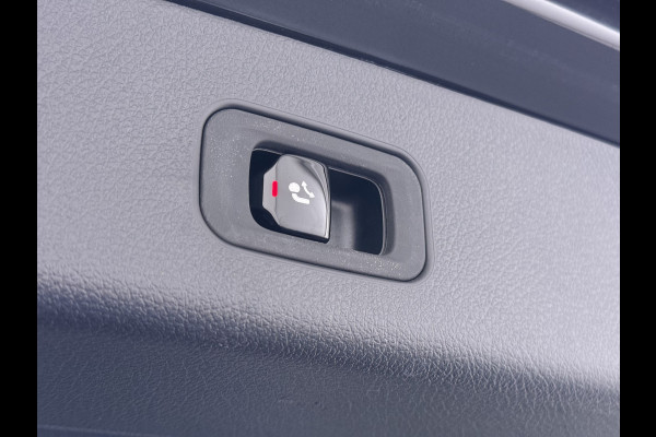 Mercedes-Benz GLC 300e AMG // Trekhaak // Burmester // 360 Camera // Memory // 20 inch // Carplay