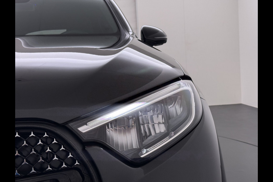 Mercedes-Benz GLC 300e AMG // Trekhaak // Burmester // 360 Camera // Memory // 20 inch // Carplay