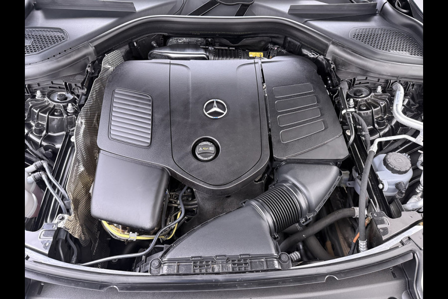 Mercedes-Benz GLC 300e AMG // Trekhaak // Burmester // 360 Camera // Memory // 20 inch // Carplay