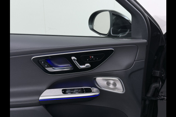 Mercedes-Benz GLC 300e AMG // Trekhaak // Burmester // 360 Camera // Memory // 20 inch // Carplay