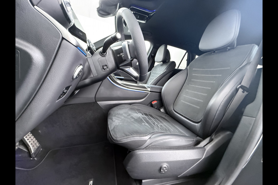 Mercedes-Benz GLC 300e AMG // Trekhaak // Burmester // 360 Camera // Memory // 20 inch // Carplay