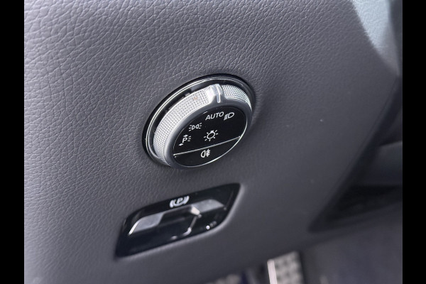 Mercedes-Benz GLC 300e AMG // Trekhaak // Burmester // 360 Camera // Memory // 20 inch // Carplay