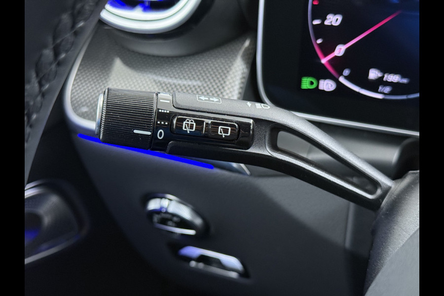 Mercedes-Benz GLC 300e AMG // Trekhaak // Burmester // 360 Camera // Memory // 20 inch // Carplay