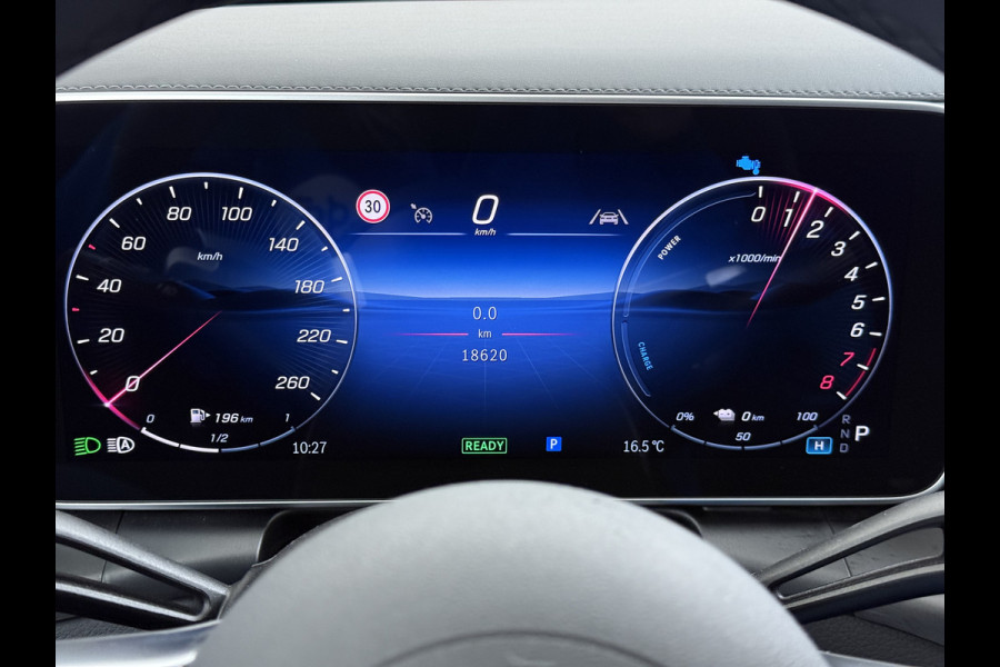 Mercedes-Benz GLC 300e AMG // Trekhaak // Burmester // 360 Camera // Memory // 20 inch // Carplay