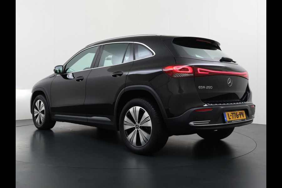 Mercedes-Benz EQA 250 Business Solution Luxury 67 kWh | SOH 96% | Ambilight | Elektr. achterklep | Stoelverwarming | Camera | Origineel Nederlandse auto | NAP | 12 mnd BOVAG garantie